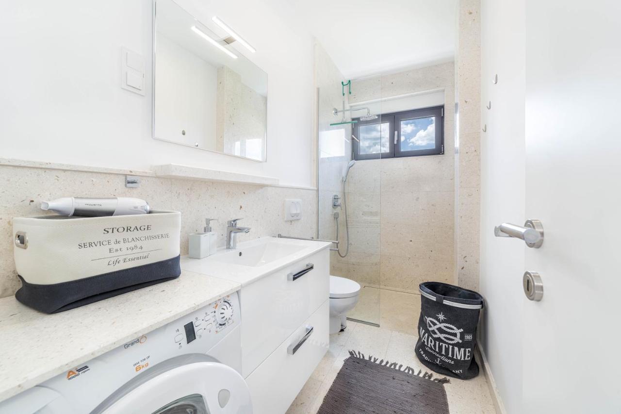 Villa Aliara Jacuzzi Apartment โวดีเซ ภายนอก รูปภาพ